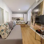 Poluotok 2 شقة