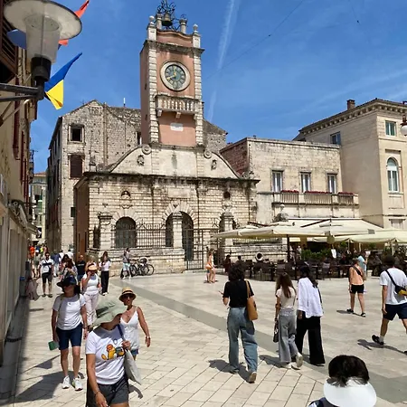 Διαμέρισμα Poluotok 2 *