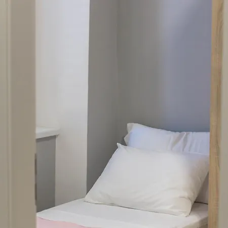 Poluotok 2 * Ζαντάρ