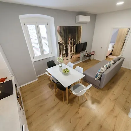 Poluotok 2 Ζαντάρ