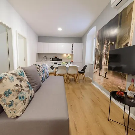 Poluotok 2 Apartment