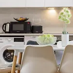 Apartman Poluotok 2 *