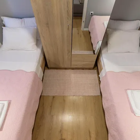 Poluotok 2 * 扎达尔