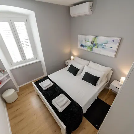 Poluotok 2 公寓 扎达尔