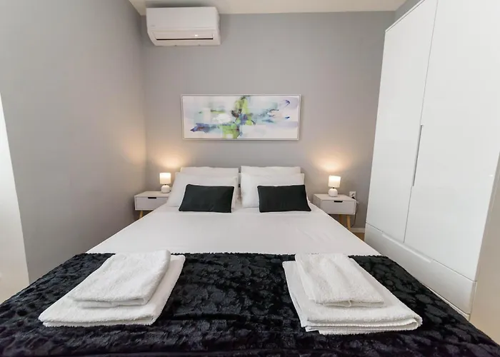 Poluotok 2 Apartment *