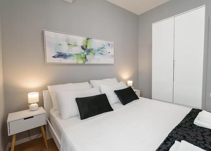 Apartment Poluotok 2 *