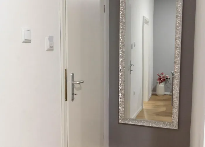 Apartment Poluotok 2 *